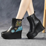 K&auml;sitsi valmistatud saapad naistele Ehtsast nahast pahkluukingad Tikandid Vintage platvorm naiste kingad &Uuml;mmargused varbad Kiilud saapad 35 must