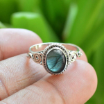 Naturaalsest sinisest labradoriidist ovaalne v&auml;&auml;riskivist s&otilde;rmus, tahke 925 h&otilde;bedane s&otilde;rmus, naiste s&otilde;rmus, avalduses&otilde;rmus, boheemlas&otilde;rmus, abielus&otilde;rmus 6