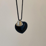 Leopardi nahast prillide kott n&ouml;&ouml;rkaelakee ja vintage Maillardi kampsuniketiga &ndash; tipptasemel Euroopa ja Ameerika stiil