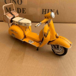 Vespa T&otilde;ukeratta Mudel Vintage  Autod Die-Cast Staatiline Mudel Kingitus Lastele F&auml;nnidele kollane