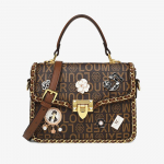 Kott 2023 Uus naiste kott Crossbody kott K&auml;eshoitav kaenlaalune T&auml;iustatud Retro &uuml;he &otilde;laga v&auml;ike kandiline kott M