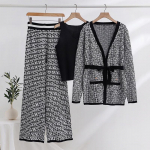 3-osaline kost&uuml;&uuml;mikomplekt naistele s&uuml;gis-talveks kootud kolmeosaline vabaaja &uuml;ler&otilde;ivaste komplekt paksendatud veniv topp pikkade p&uuml;kstega &uuml;lem&otilde;&otilde;dulised kost&uuml;&uuml;mikomplektid L must