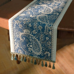 Disaineri elegantne linane laudlina, talumaja v&auml;rviliste metsikute lillede mustriga laudlinad s&ouml;&ouml;gilaudadele, kaunistus 35x120cm