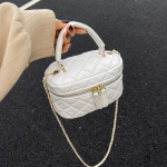 Rombtikandiga niidiga ni&scaron;idisaini kott 2023 uus naistekott Suvine populaarne Populaarne kett Messenger Bag Square Sling Sling kott