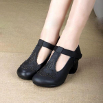 Kevad-suvised T-kujulised kingad Pehmest nahast sandaalid Etnilise stiiliga Pehme tald Vastupidav paks kontsa Mitmek&uuml;lgsed &uuml;hev&auml;rvilised kingad 35 must