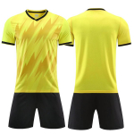 Noorte ja t&auml;iskasvanute jalgpalli treenings&auml;rgi komplekt &ndash; l&uuml;hikeste varrukatega spordir&otilde;ivad koolide v&otilde;istkonnav&otilde;istlusteks L