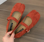 Mood 2025 Jaapani stiilis Tabi Ninja kingad Naistele Retro seemisnahast lamedad kingad L&otilde;hestatud kapakujulise varbaga paadikingad Femme Mary Jeans Mokassiinid Baleriina kingad 35 punane