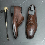 Uus pruunid brogue kingad meestele Must n&ouml;&ouml;riga ruudukujulise varbaga peo- ja pulmakingad Meeste kingad Suurus 38-46 38 pruun