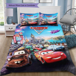 Kolmeosaline Cars multifilmiprintiga tekikott ja padjap&uuml;&uuml;rikomplekt, pehme ja hingav voodipesukomplekt, tekk ei kuulu komplekti. 135x200cm