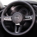 bpzsw1 K&auml;sit&ouml;&ouml;na &otilde;mmeldud libisemiskindel must ehtsast nahast auto rooliratta kate Mazda CX-30 CX30 2020-2023 Mazda 3 Axela 2020-2022 jaoks