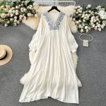 Boho &uuml;lisuur naiste kleit, tikandid, tr&uuml;kkimine laternaga, varrukas, V-kaelusega naiste kleidid, vabas vormis naiste kleidid Vestidos Mujer One Size valge