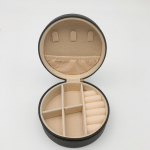 Kaasaskantav &uuml;mmargune ehtekarp kaelakeede, k&otilde;rvar&otilde;ngaste, s&otilde;rmuste jaoks, ehtekorraldaja, v&auml;ljapanek, reisiehtekott, karbid, PU-nahast hoiukarp roheline