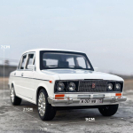 1:18 LADA 2106 Valatud metallist m&auml;nguauto mudel Heli ja valgusega Laste m&auml;nguasi Kollektsioneeritav S&uuml;nnip&auml;evakingitus valge