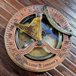 P&auml;ikesekella kompass, messingist merenduslik kogumiskink, graveeritud, kogutav, ristimiskompass, unisex kingitus, ristimiskingitus