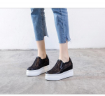 Fujin 9 cm uus &otilde;hkv&otilde;rk pitsplatvorm kiil, suvine mugav moodne k&otilde;rge kaubam&auml;rgiga hingav libisemine paksu tallaga vabaajajalatsid 34 must