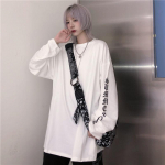 Gooti stiilis Harajuku Suured T-s&auml;rgid Naiste Korea kirjatr&uuml;kiga T-s&auml;rgid, mustad pikkade varrukatega topid Kevadised Kpop Alt-r&otilde;ivad L valge