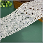 3 meetrit/partii 10cm laiune uus toode &otilde;&otilde;nestatud puhtast puuvillasest riidest tikandid beež pits&auml;&auml;re riba tarviku all&auml;&auml;re serv