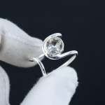 Valge Topaas Reguleeritav 925 Sterling H&otilde;bedast S&otilde;rmus - Sobib USA suurustele 6 kuni 10 - K&auml;sit&ouml;&ouml; Boho Ehted Naistele ja Meestele, Valentini P&auml;eva Kingitused Adjustable valge
