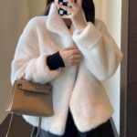 Naiste paksud kunstminkkarusnahast laiad jakid topid talvised soojad p&uuml;stkraega &uuml;herealised Abrigos vabaaja Korea &uuml;hev&auml;rvilised mantlid Blusas uued 2XL beež