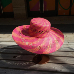 Uus Ere V&auml;rviline Lapitehnika P&auml;ikesem&uuml;ts Naistele L&auml;bil&otilde;ikega Panama P&auml;ikesem&uuml;ts Pulma Fedora M&uuml;ts Reisi Puhkus Lame Lai &Auml;&auml;r Rannam&uuml;ts
