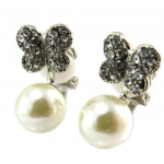 Les Tr&eacute;sors De Lily [P4713] - h&otilde;bevalged 'Sissi' Designer klambriga k&otilde;rvar&otilde;ngad (liblikad) - 18x10 mm valge