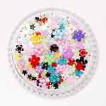 3D-akr&uuml;&uuml;list lillelised k&uuml;&uuml;nekunsti kaunistused segasuuruses valged lilled v&otilde;lusid ehted kalliskivi helmed DIY k&uuml;&uuml;nedisain tarvikud