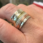 Spinner Band kolmetooniline s&otilde;rmus, tahke 925 sterlingh&otilde;be, k&auml;sitsi valmistatud ehted, pulmakihluskingitus, erikingitus, Boho ehted 6