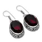 Mosambiigi Granaat V&auml;&auml;riskivi K&auml;sitsi valmistatud 925 Sterlingh&otilde;be Ehted K&otilde;rvar&otilde;ngas 1.50 1.5 punane