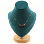 Pierres et Min&eacute;raux. Collier 3 perles Agate fuchsia et marron 8 mm. Chaine en acier Collier femmes, hommes. Taille personnalisable.