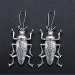 Peened putukate ripatsk&otilde;rvar&otilde;ngad, naljakad k&otilde;rvar&otilde;ngad, loomingulised prussakakujulised k&otilde;rvaehted, aksessuaarid neile, kes hindavad kapriisi