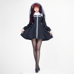 Gooti pruut Halloweeni kost&uuml;&uuml;m Tume n&otilde;id nunn vampiiri r&otilde;ivas ristiga Halloweeni peoks Vaimu esitus M must