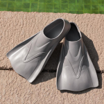 Uued meeste ja naiste vabastiili eriujumised, t&auml;iskasvanute professionaalsed treeninguvahendid, l&uuml;hikesed uimed, rinnaujumise pardi jalalaud 42-44