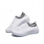 Flyknit sokid jalatsid elastsest riidest &uuml;lisuured naiste kingad spordi- ja vabaajajalatsid 35