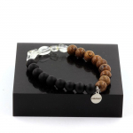Pierres et Min&eacute;raux. Bracelet Topaze du Br&eacute;sil + Perles Onyx noir mat + bois 8 mm. Fabriqu&eacute; en France.