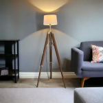 Reguleeritava k&otilde;rgusega statiiviga p&otilde;randalamp k&otilde;rge seisulamp elutuppa, s&ouml;&ouml;gituppa, j&otilde;uludeks