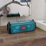 Kaasaskantav Bluetooth-k&otilde;lar koos Hi Res Audio laiendatud bassi ja k&otilde;rgete juhtmevabade HiFi k&otilde;rgekvaliteediliste &uuml;liheli k&otilde;laritega roheline