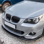 BMW 5. seeria M Sport E60 E61 525i 530i 540i 550i 2005 2006 2007 2008 2009 2010 jaoks Eesmise kaitseraua tera Esimene huul Spoiler Splitter Gloss Black