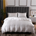 Luksuslikud satiinist voodilinad imitatsiooniga siidist voodipesukomplekt Pehme tekikott Queen King voodipesu padjap&uuml;&uuml;rid kodutekstiili jaoks 168*229cm valge