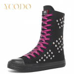 Naiste vabaaja l&otilde;uendist kingad sisemise t&otilde;mblukuga neetidega 43