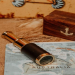 Vintage taskuteleskoop puidust karbiga