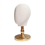 N&auml;idikupea mannekeen, kaasaskantavad m&uuml;tsid, tugijalahoidja parukas, algajale stilistile kuld