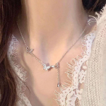 S&auml;rav liblikas tuti kaelakee naistele peen, elegantne rangluukett Lihtne temperament ehtetarvikud naistele kingitus