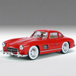 1/24 Benz 300SL m&auml;nguauto mudel sulamist survevalu koos tagasit&otilde;mbamisheli ja valguse simulatsiooniga M&auml;ngus&otilde;idukid Mudelid Poiste s&uuml;nnip&auml;evad Koguge kingitusi punane