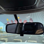 6 tk/komplekt auto keskkonsooli vaiguga Noctilucent Pig Doll Ornament Auto tahavaatepeegli kaunistus Jalgratta auto interj&ouml;&ouml;ri tarvikud 6pcs/Set