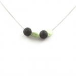 Pierres et Min&eacute;raux. Collier Apatite verte de Madagascar + Perles Lave 8 mm Chaine en acier inoxydable.