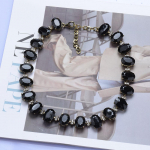 Luksuslik musta kristalli v&auml;&auml;riskiviga &otilde;htus&ouml;&ouml;gikaelakee, l&uuml;hikesed aksessuaarid