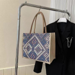 Suure mahutavusega reisimiseks m&otilde;eldud kott naistele, uus moodne etnilise stiiliga &uuml;he &otilde;lakott