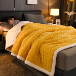 Paks kolmekihiline flanellist ja lambavillast talvepleed, &uuml;he-/kahekohaline suurus 180x200cm (Large Single Blanket)