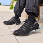 Nike Shox NZ Seeria Jooksukingad Unisex Must 38.5
