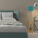 Itaalia puidust Crafter standardsuuruses statiiviga p&otilde;randalamp koos džuudist varjundiga riiulitega riiul, pirn ja hoidik